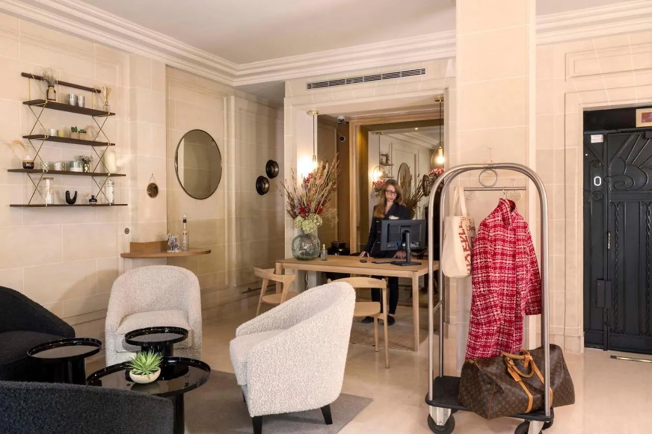 Hotel De Banville Paris 4*,  Frankrike
