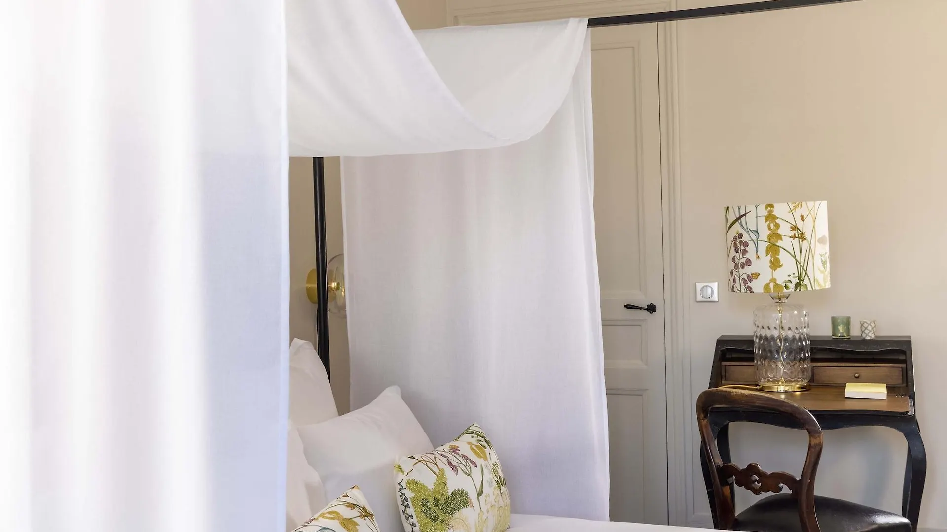 Hotel De Banville Paris 4*,