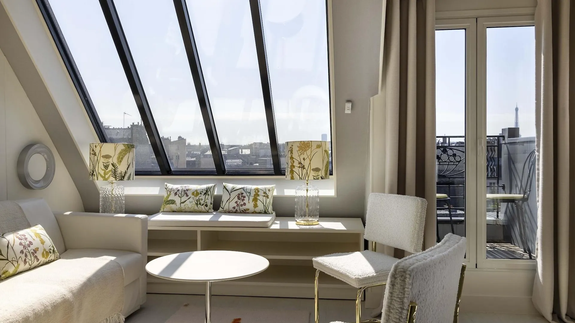 Hotel De Banville Paris