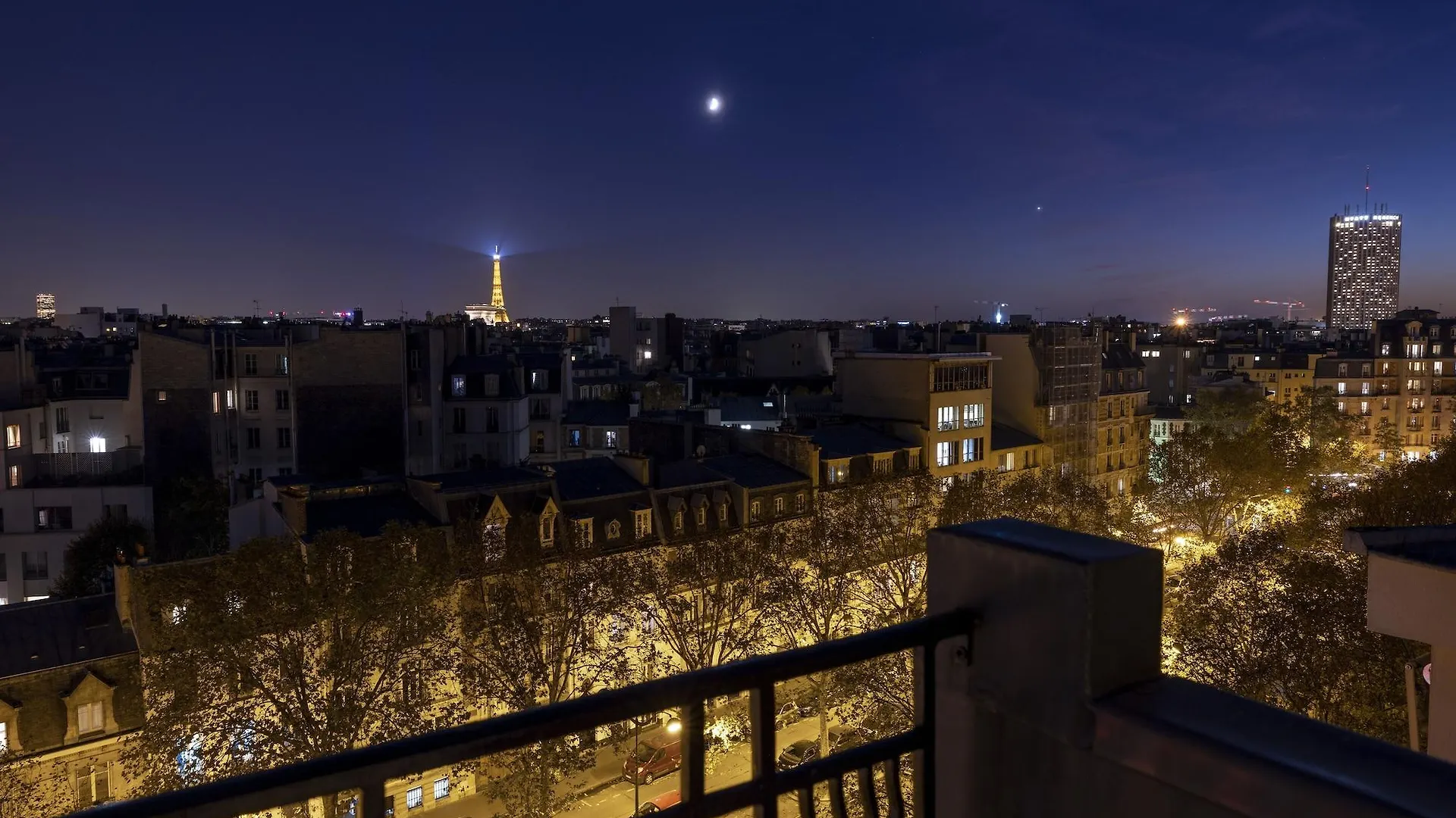 Hotel De Banville Paris