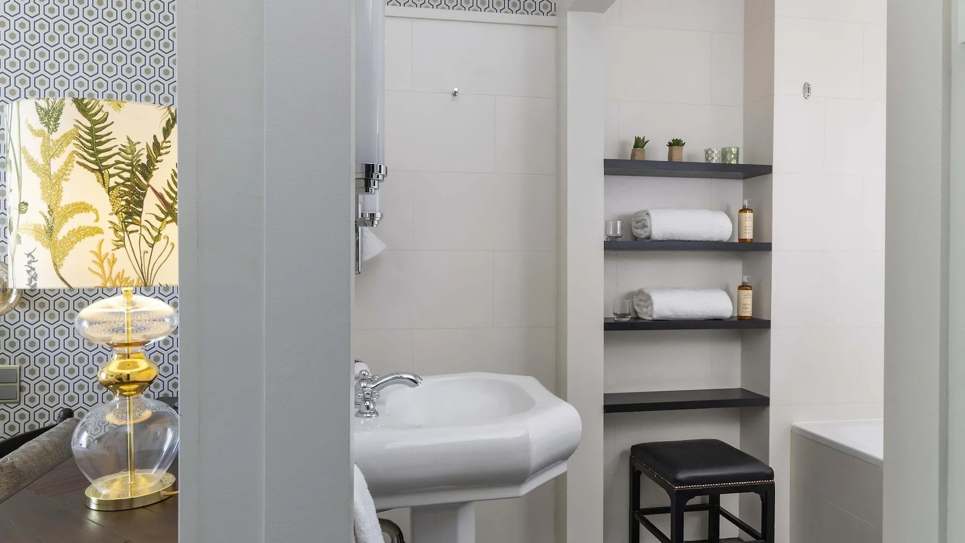 פריז Hotel De Banville
