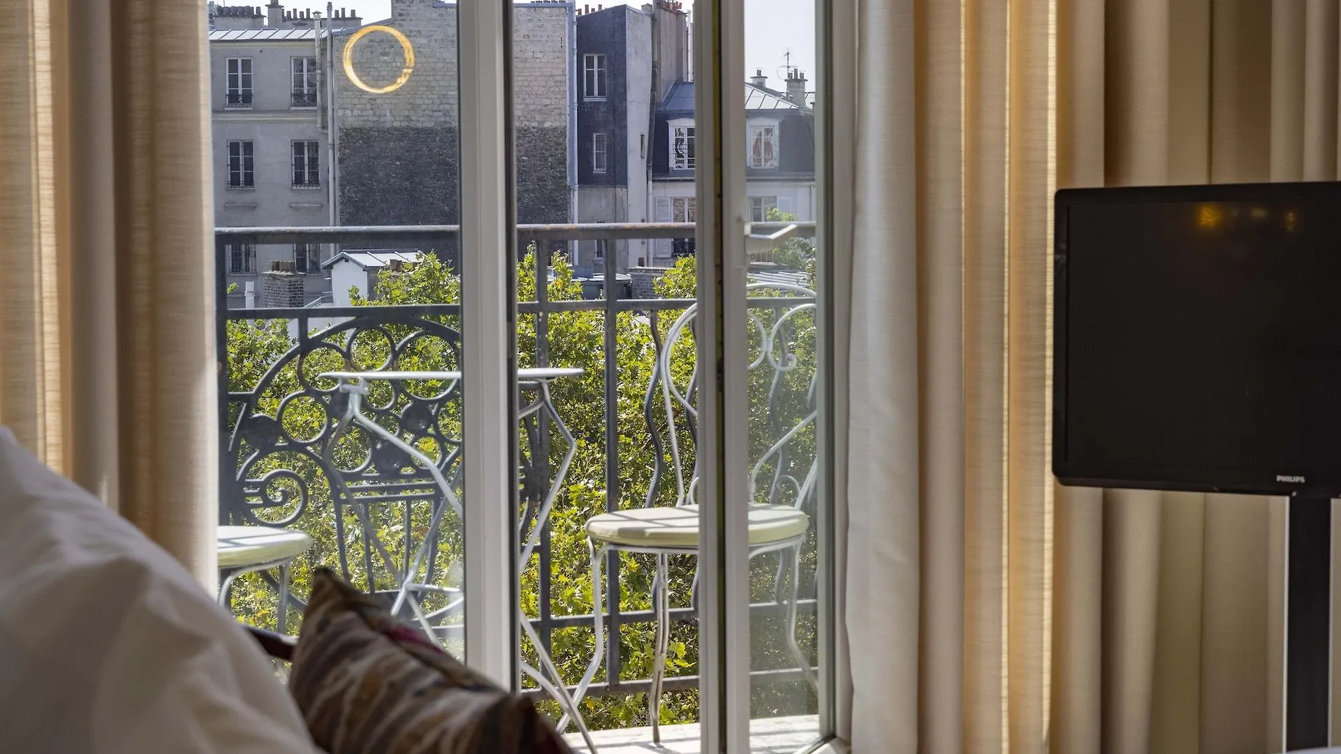 Hotel De Banville Paris