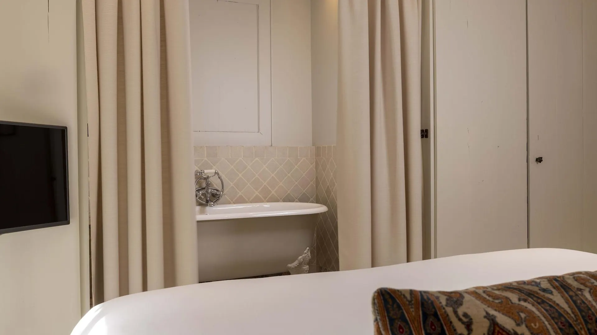 ****  Hotel De Banville Paris Frankrike