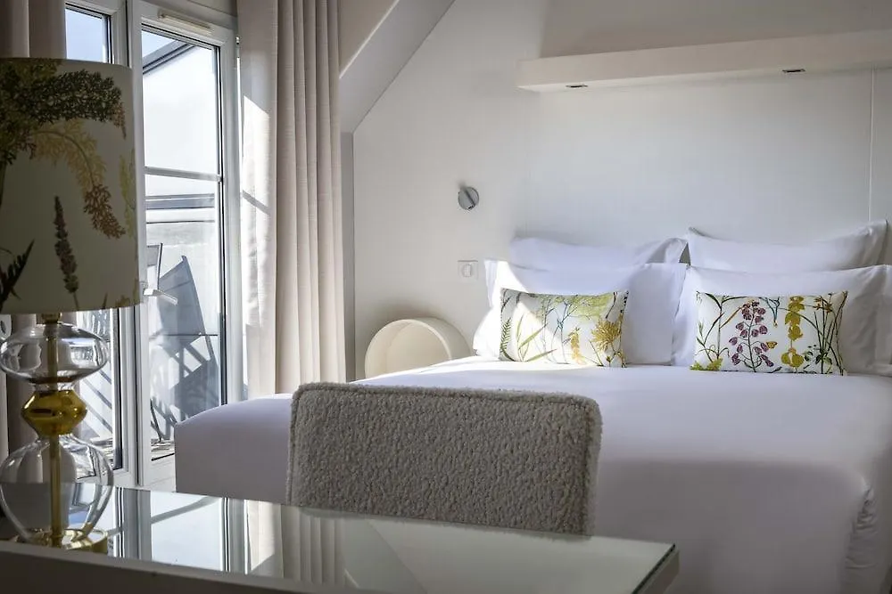 Hotel De Banville Paris