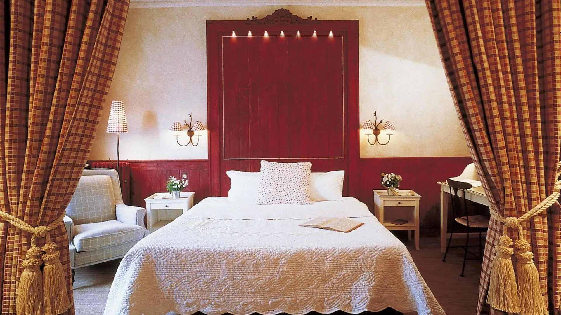 Hotel De Banville Paris