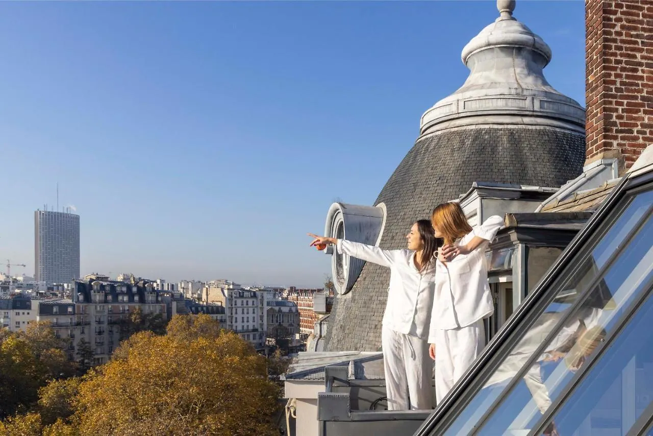 Hotel De Banville Paris