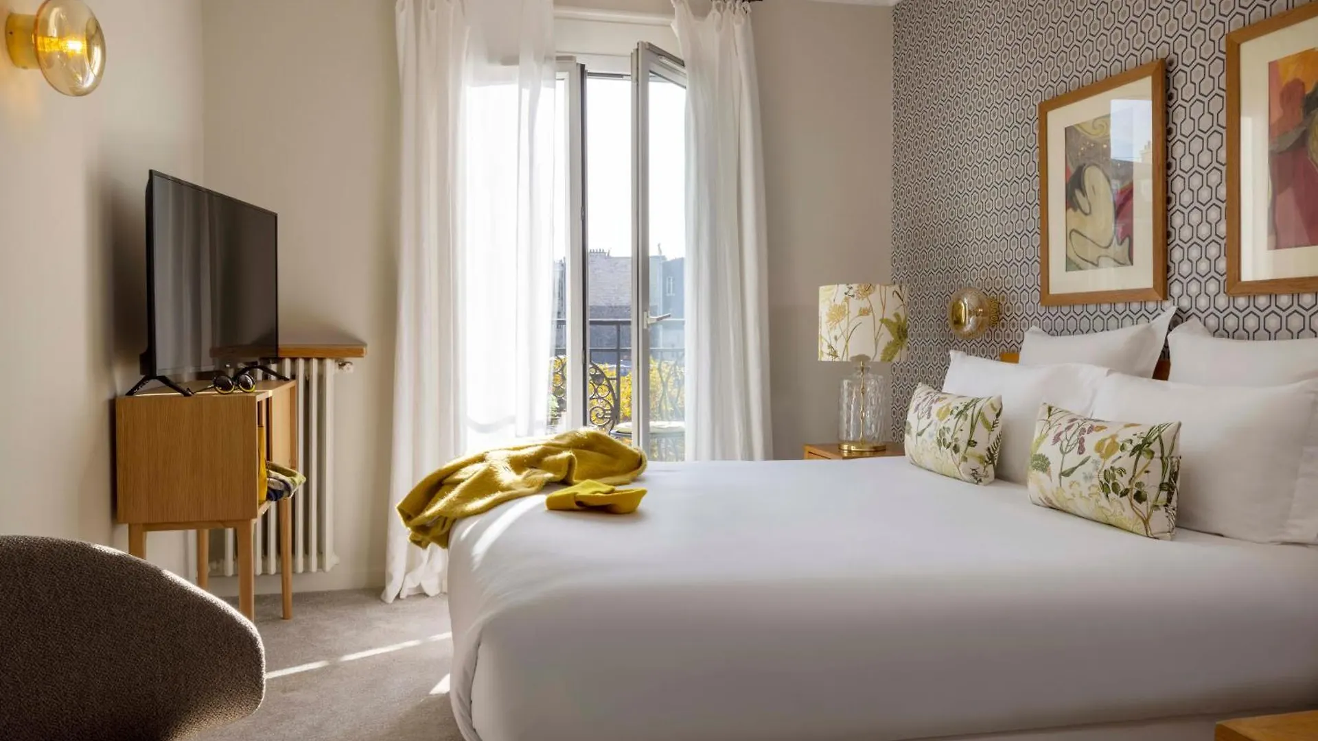 Hotel De Banville location