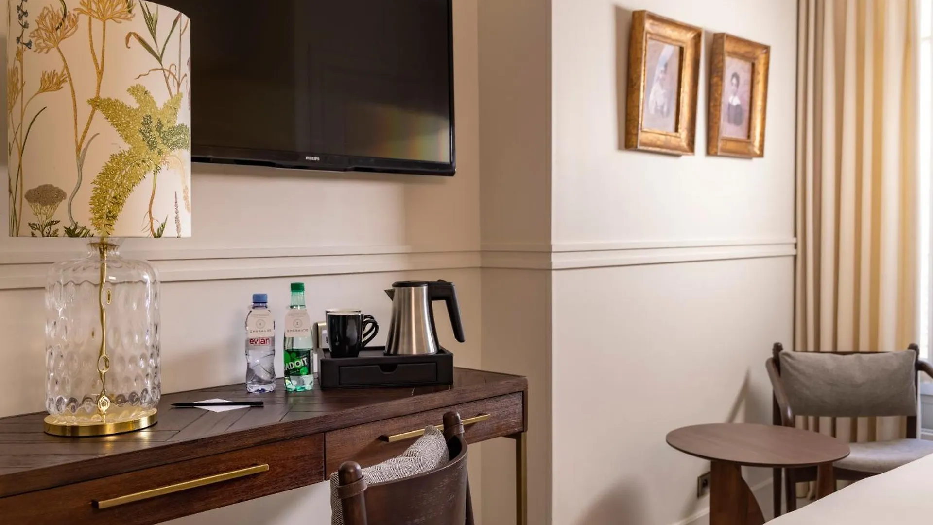 Hotel De Banville Paris