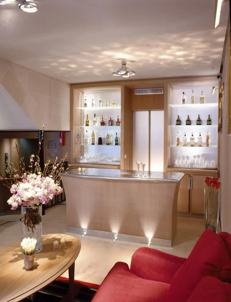 Hotel De Banville Paris