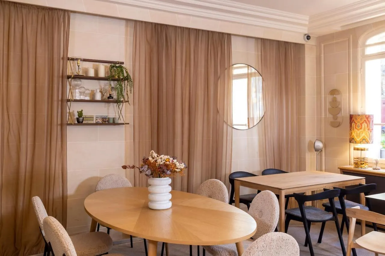 Hotel De Banville Paris Frankreich